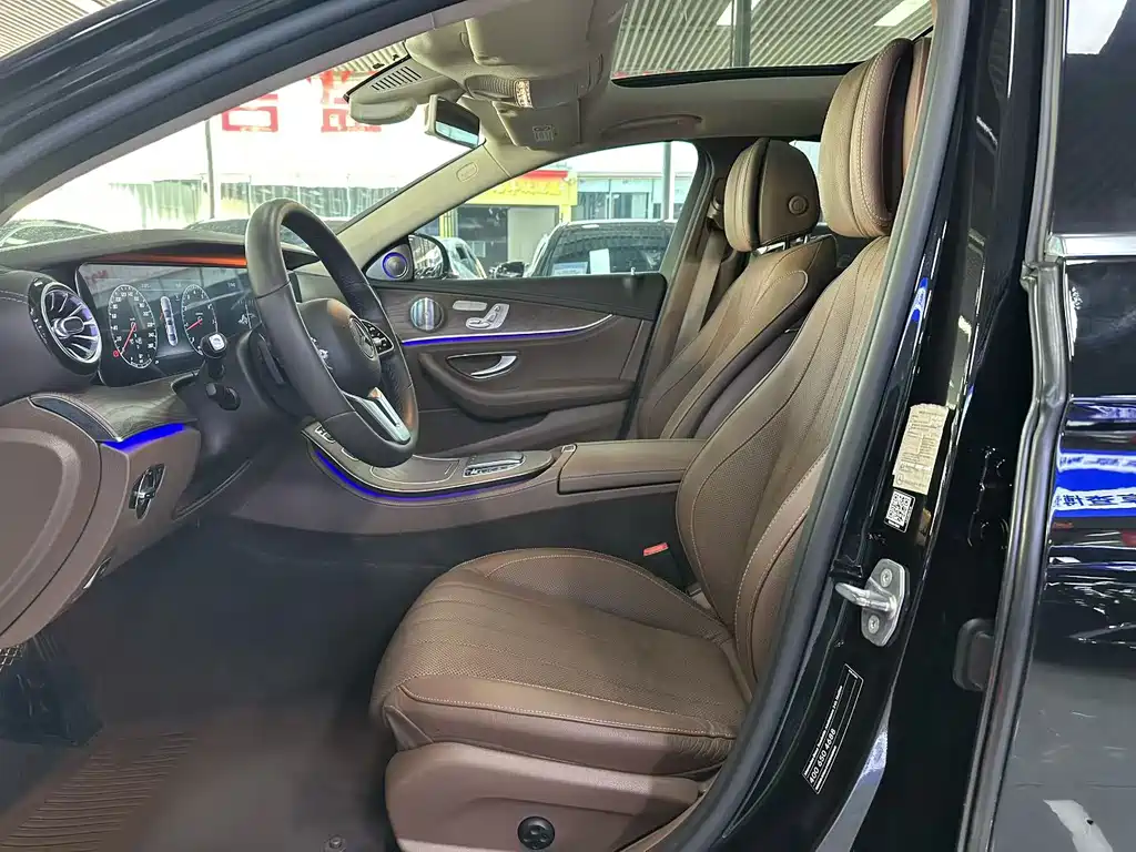 Mercedes-Benz E-Class — миниатюра 3
