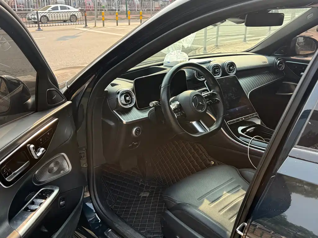 Mercedes-Benz C-Class — миниатюра 6