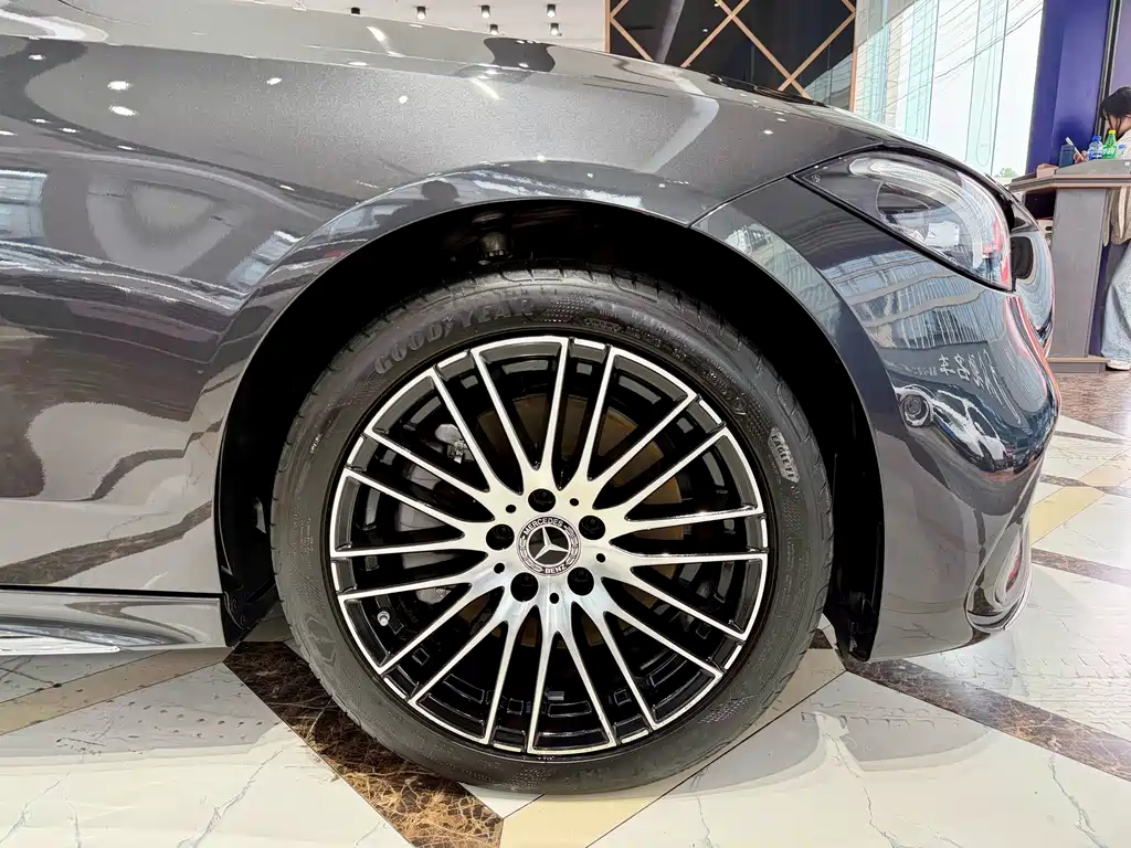 Mercedes-Benz C-Class — миниатюра 15