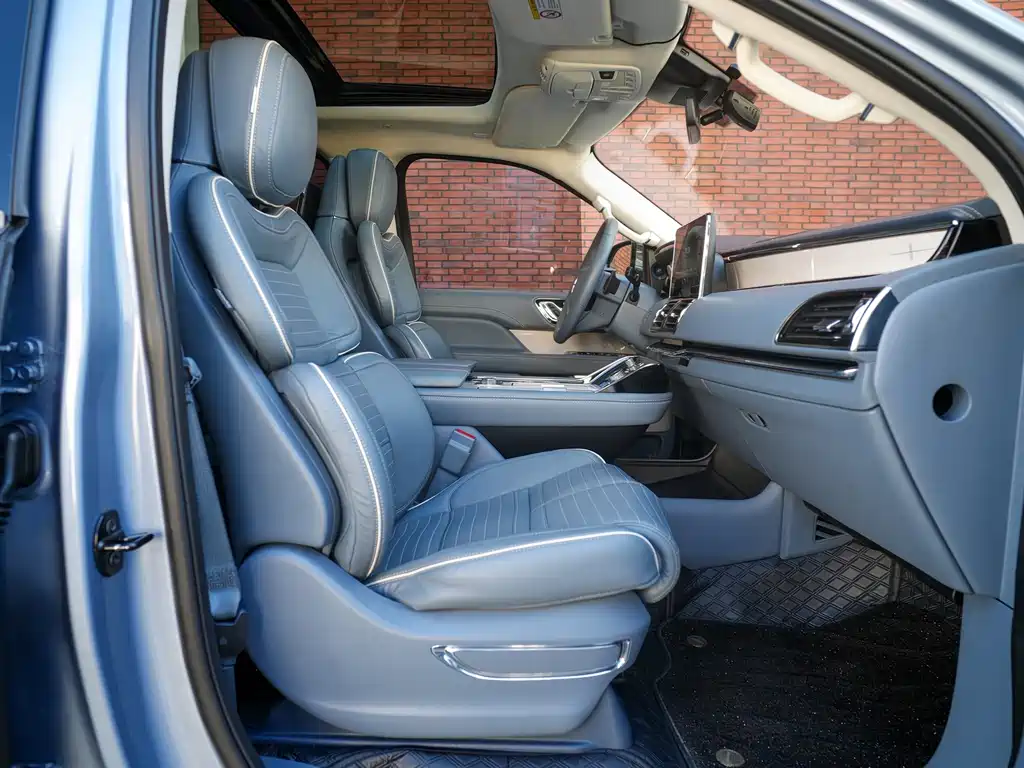 Lincoln Navigator — миниатюра 6