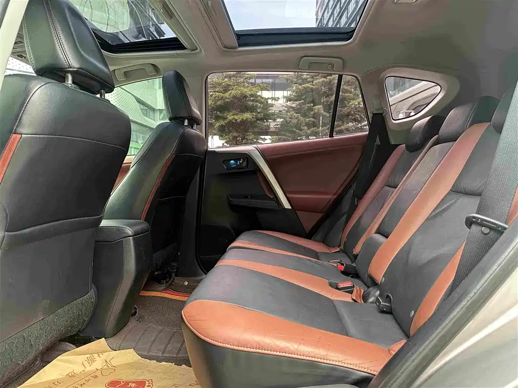 Toyota RAV4 — миниатюра 18