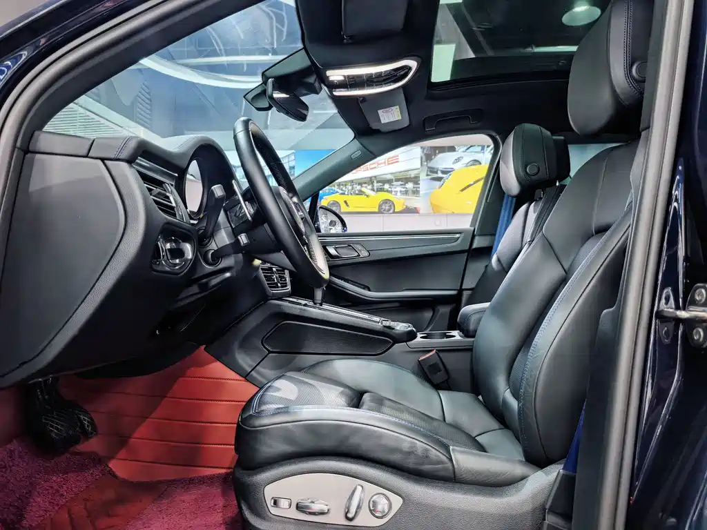 Porsche Macan — миниатюра 10
