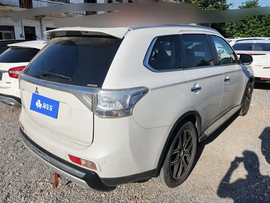 Mitsubishi Outlander (Import) — миниатюра 3