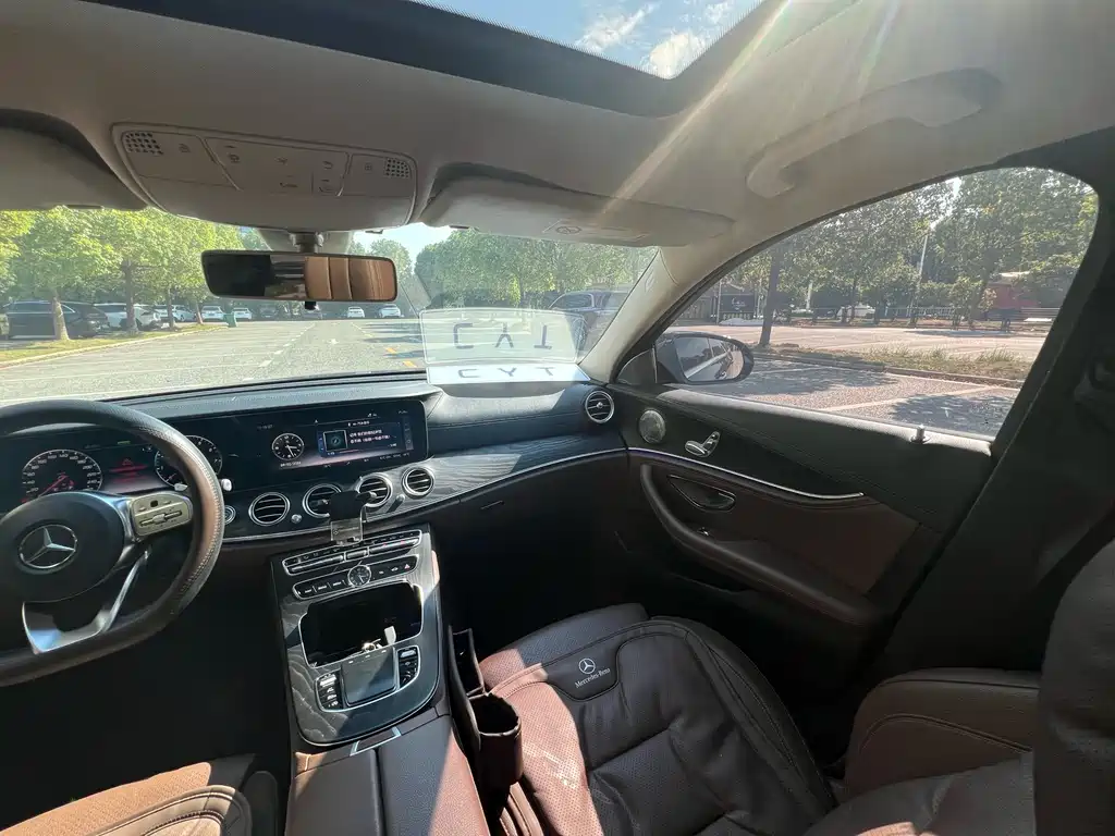 Mercedes-Benz E-Class — миниатюра 4