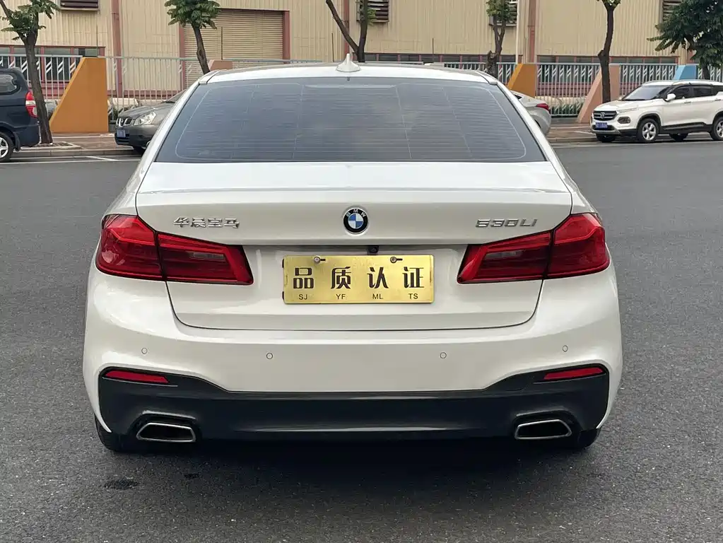 BMW 5 Series — миниатюра 8