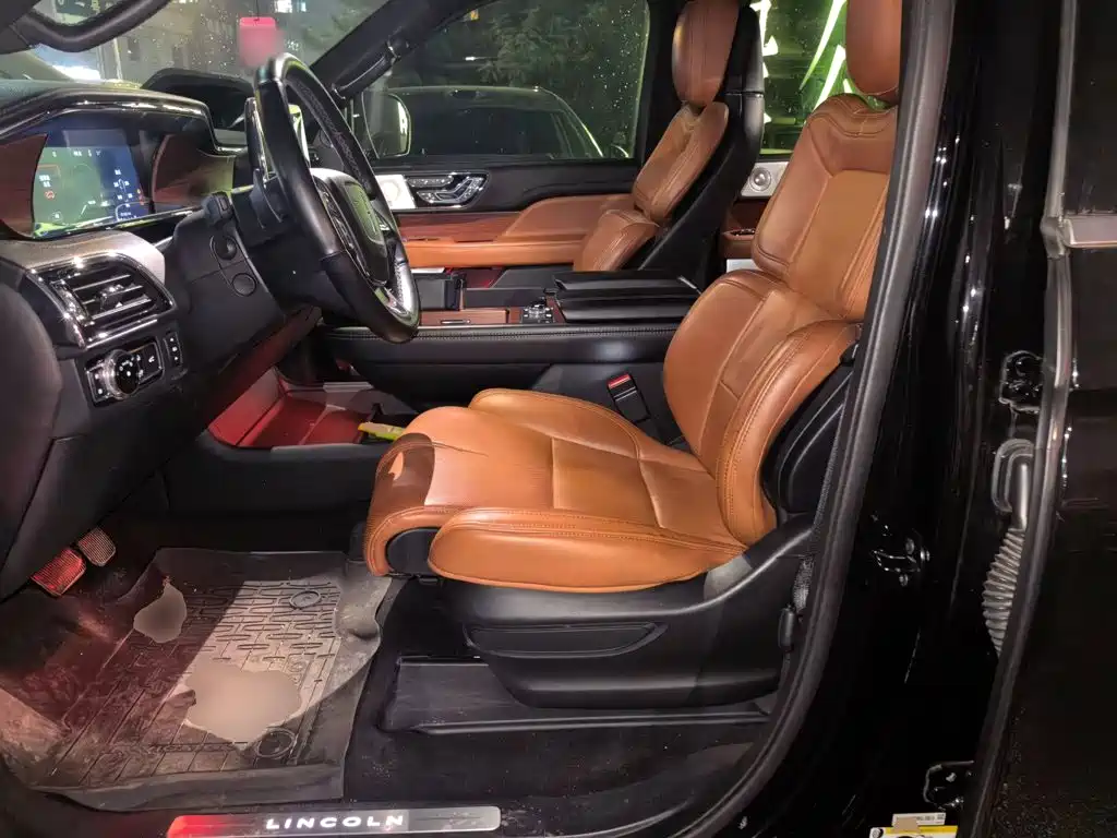 Lincoln Navigator — миниатюра 18