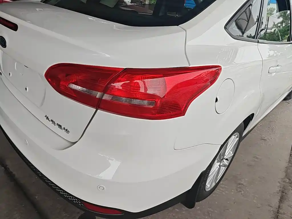 Ford Focus — миниатюра 8