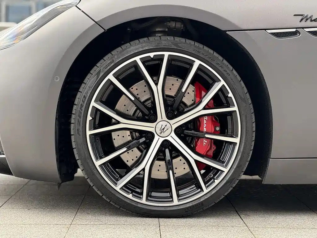 Maserati GranTurismo — миниатюра 4