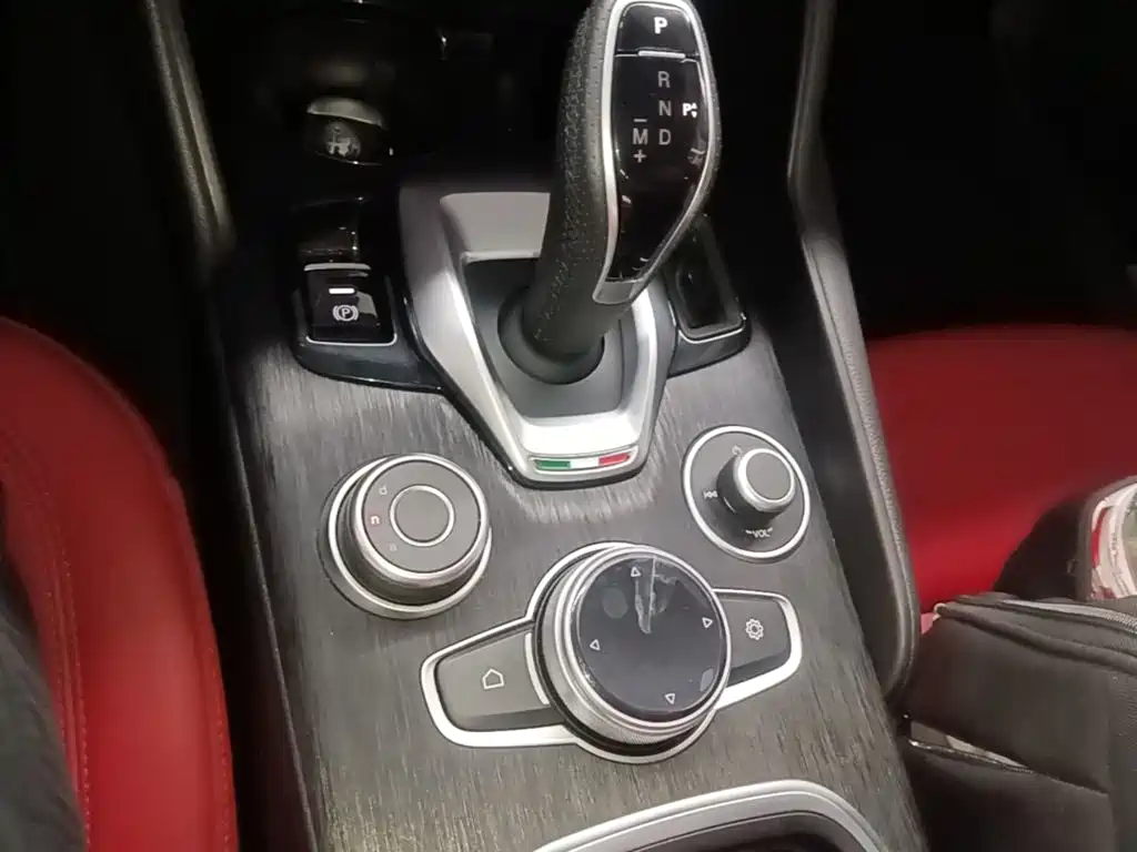Alfa Romeo Giulia — миниатюра 14