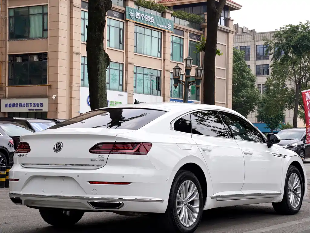 Volkswagen CC — миниатюра 8