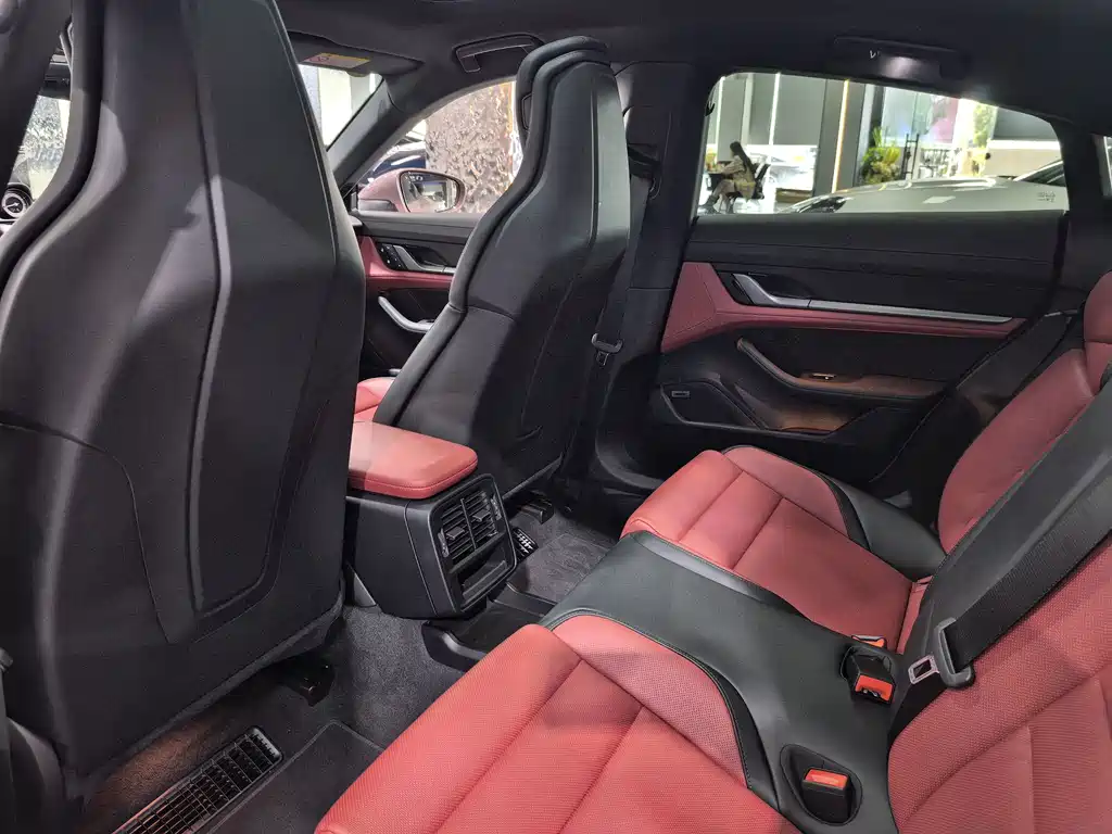 Porsche Taycan — миниатюра 19