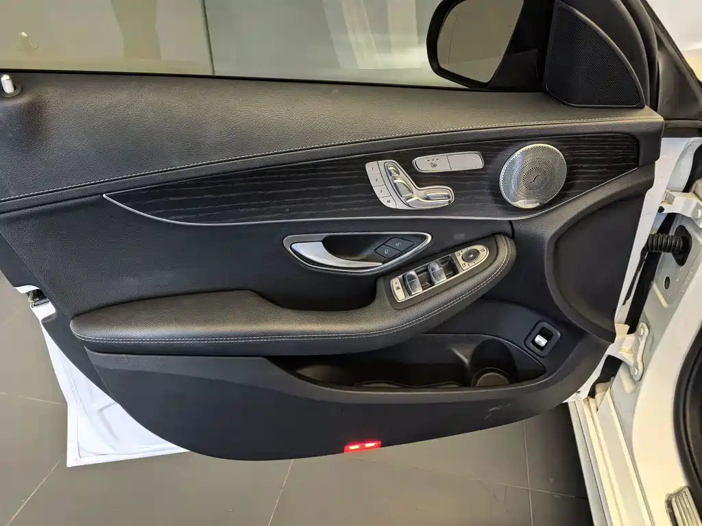 Mercedes-Benz C-Class — миниатюра 18