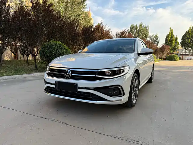 VOLKSWAGEN BORA 2022