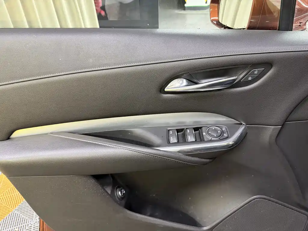 Cadillac XT4 — миниатюра 21
