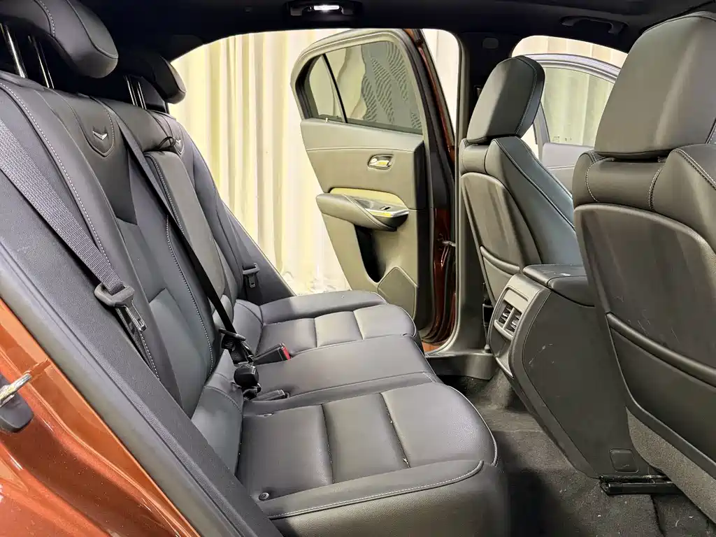 Cadillac XT4 — миниатюра 32