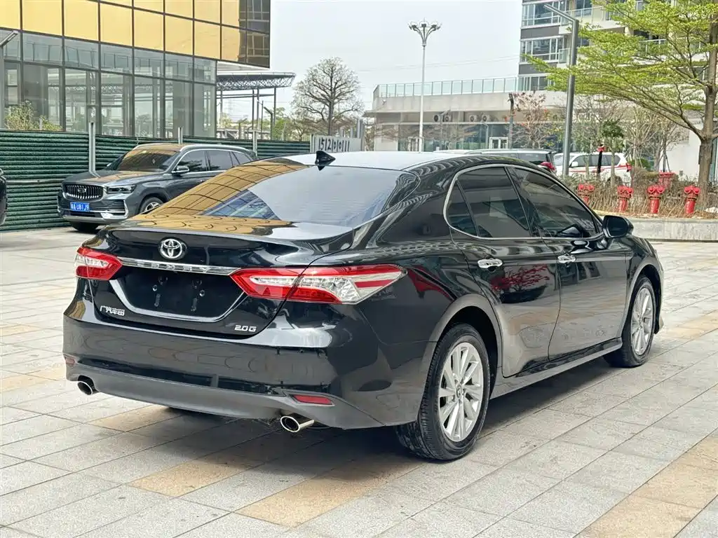 TOYOTA CAMRY