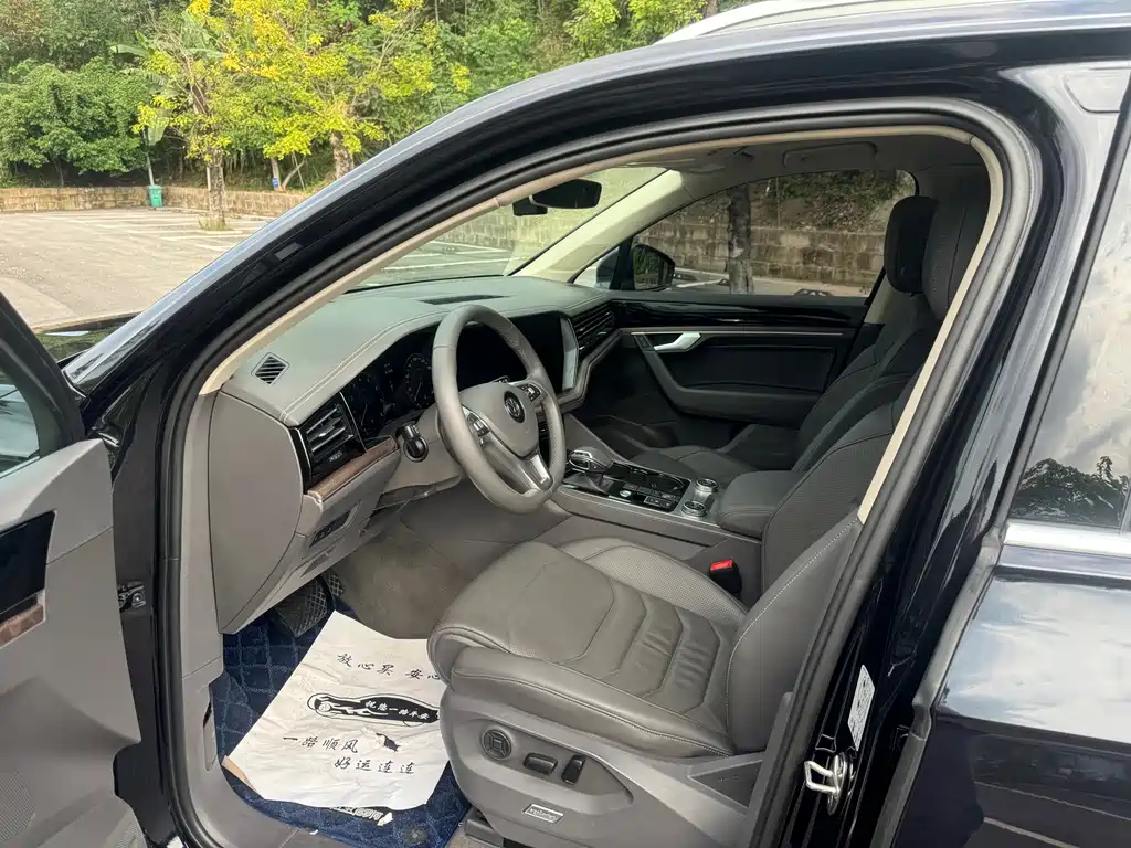 Volkswagen Touareg — миниатюра 7