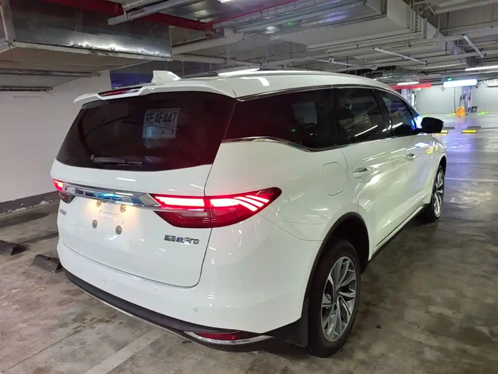 Geely Jia Ji New Energy — миниатюра 7