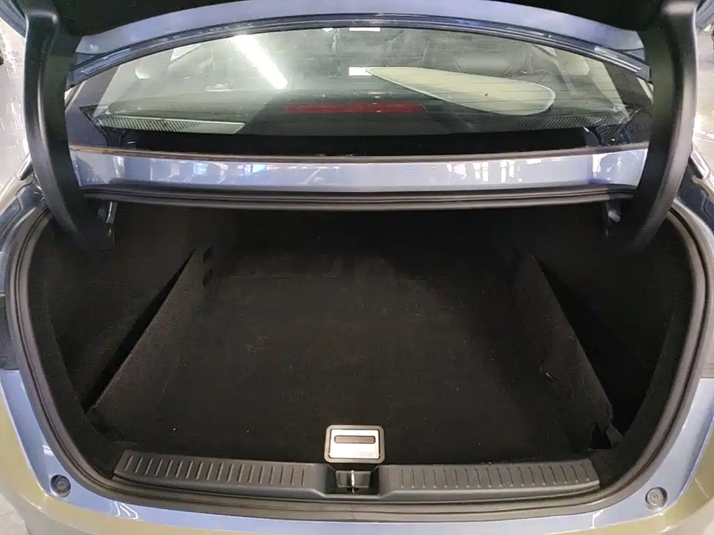 XPeng P5 — миниатюра 19