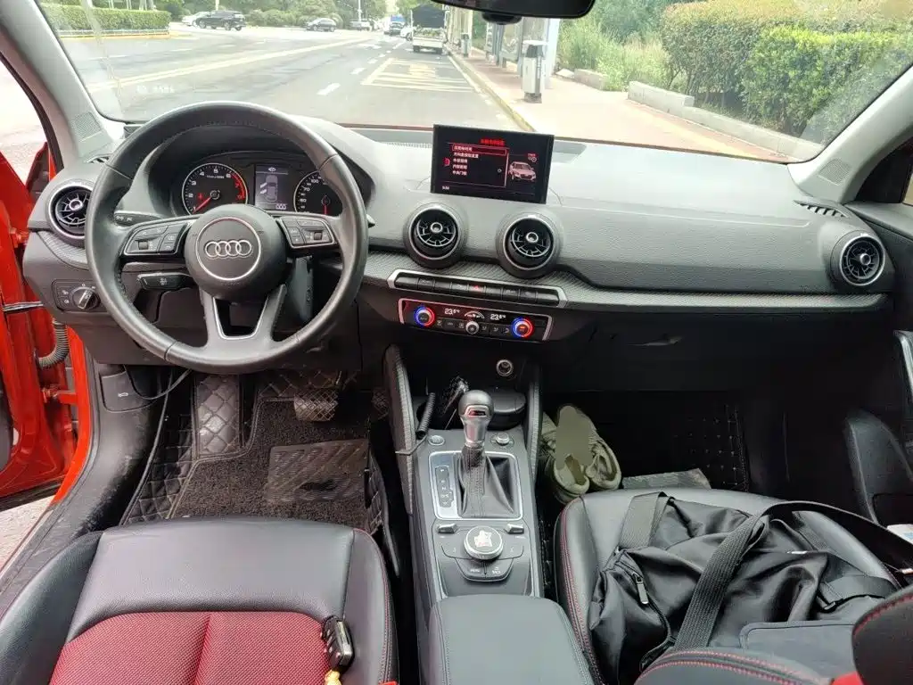 Audi Q2L 2021 35 TFSI Fashion
