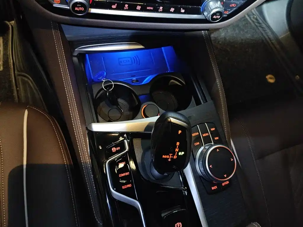 BMW 5 Series — миниатюра 15