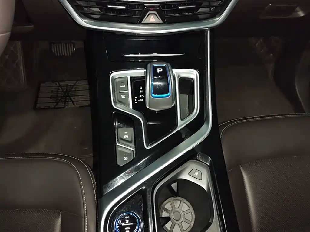 Geely Jia Ji New Energy — миниатюра 14