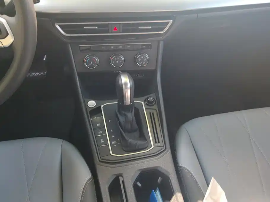 Volkswagen Lavida — миниатюра 16