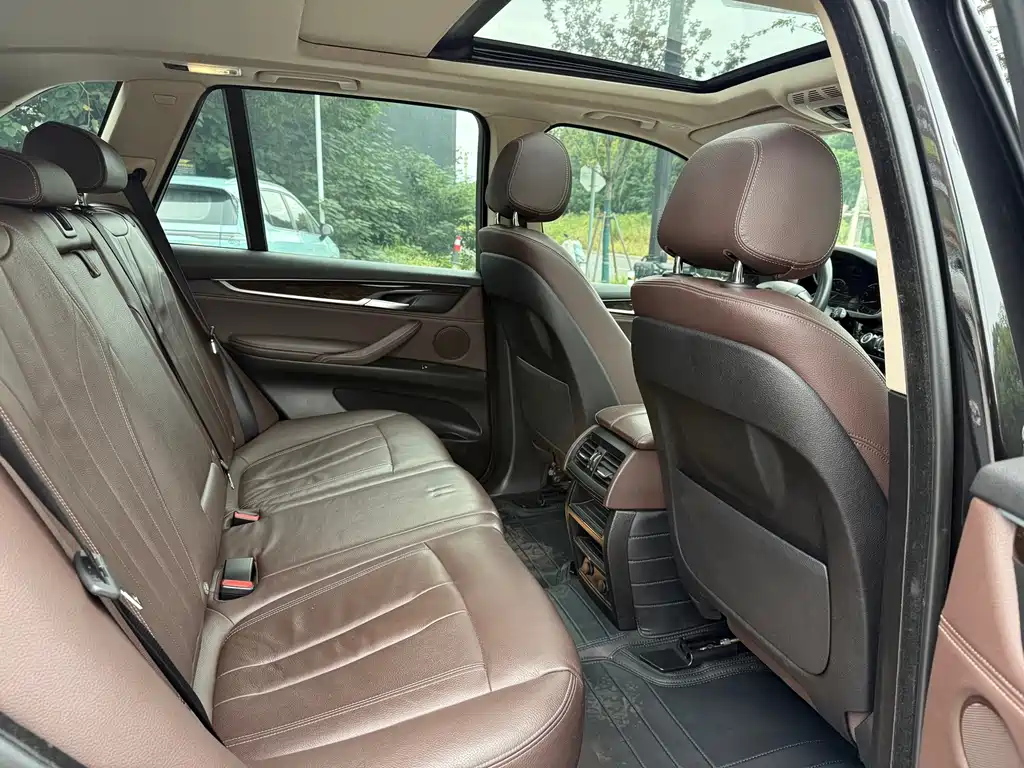 BMW X5 (Import) — миниатюра 16