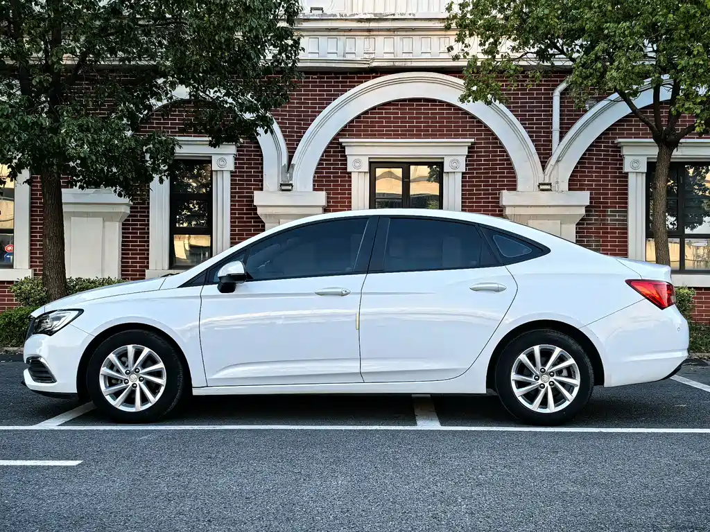 Buick Verano — миниатюра 4