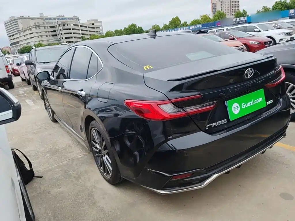 Toyota Camry — миниатюра 5
