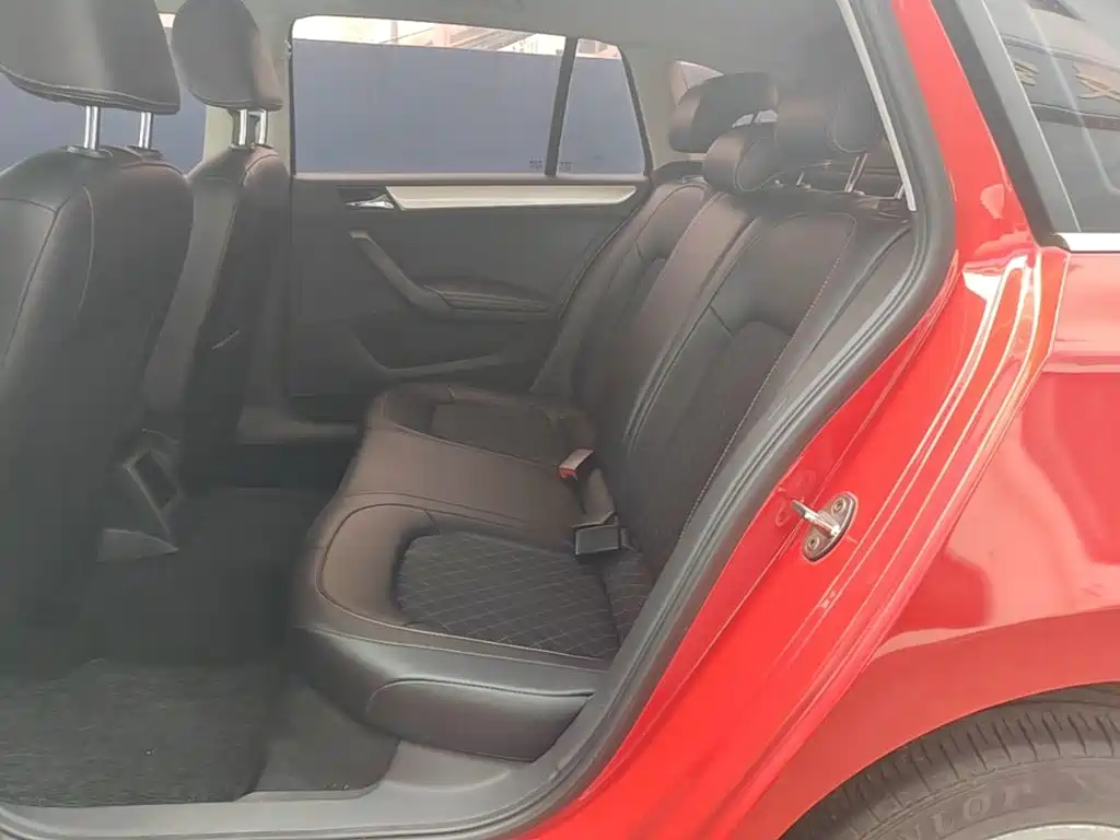 Skoda Rapid Spaceback — миниатюра 17