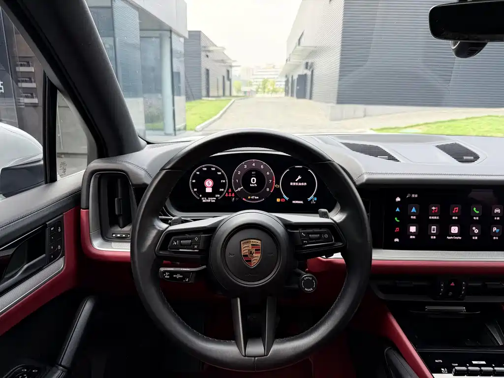 Porsche Cayenne — миниатюра 9