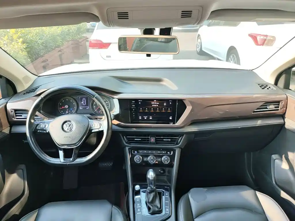 Volkswagen Tharu — миниатюра 10