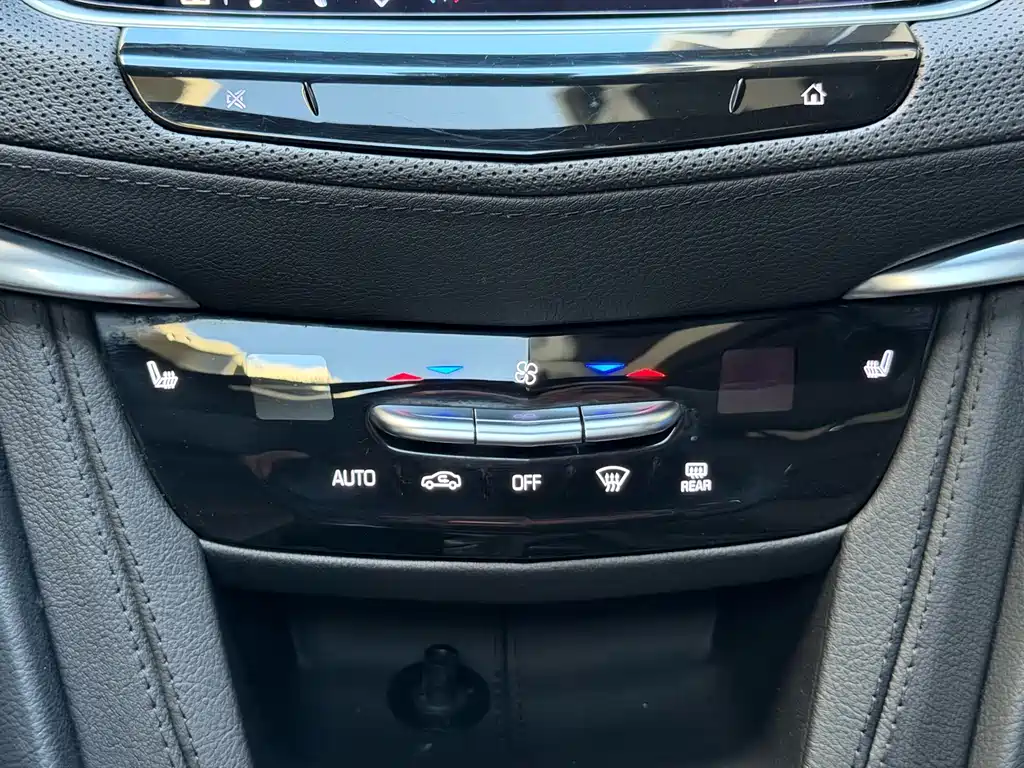 Cadillac XT6 — миниатюра 12