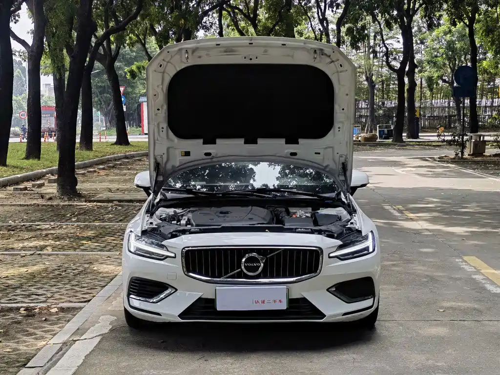 Volvo S60 PHEV — миниатюра 9