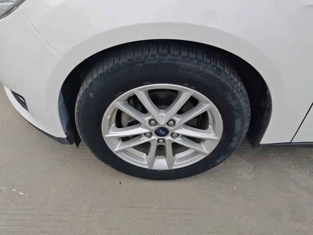 Ford Focus — миниатюра 23