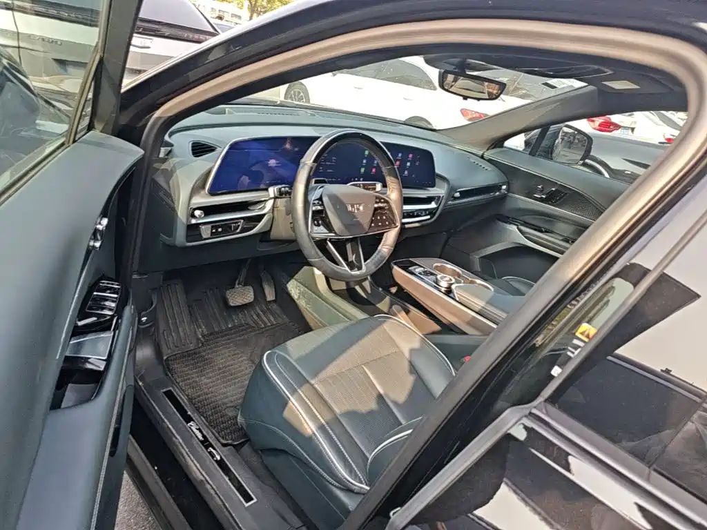 Cadillac Lyriq — миниатюра 16