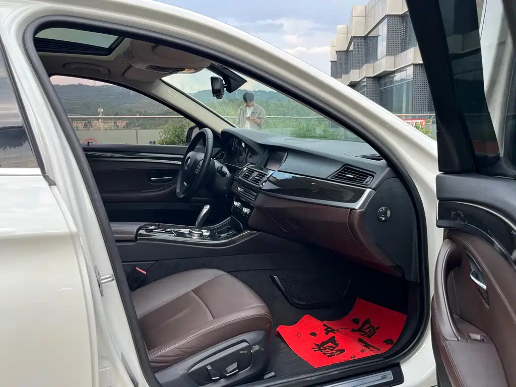 BMW 5 Series — миниатюра 22