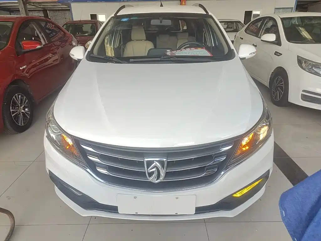 Baojun 310W — миниатюра 3