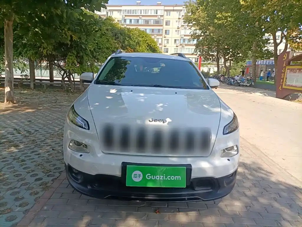 Jeep Cherokee (Import) — миниатюра 3