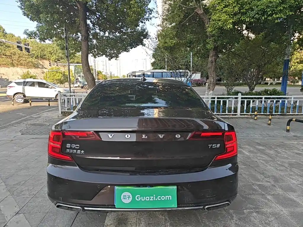 Volvo S90 — миниатюра 6