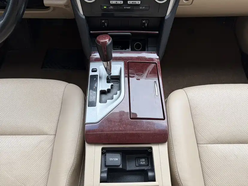 Toyota Camry — миниатюра 13