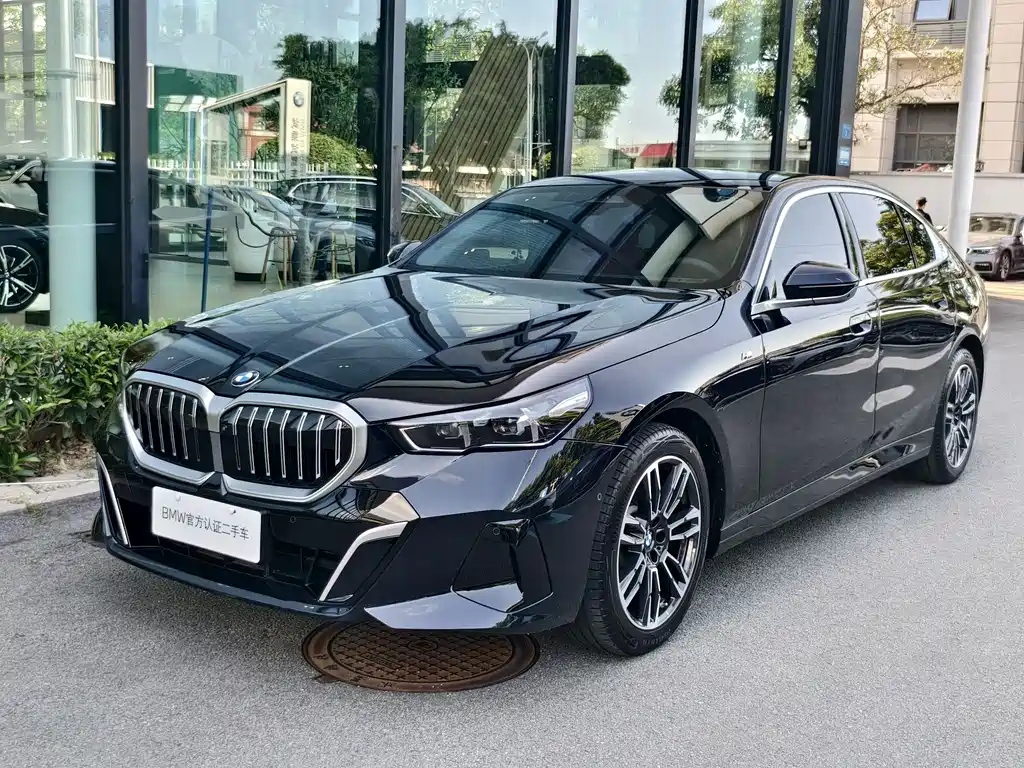 BMW 5 Series 2025