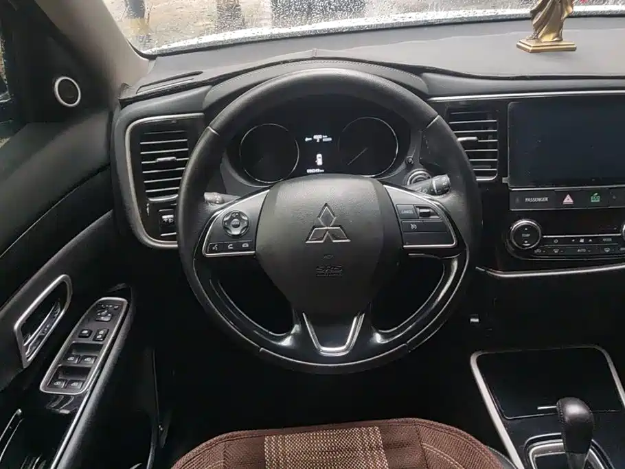 Mitsubishi Outlander — миниатюра 15