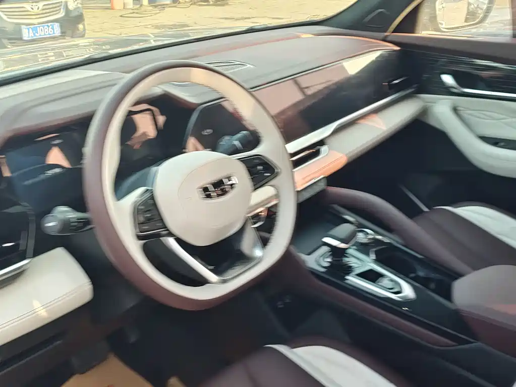 Geely Boyue L — миниатюра 4