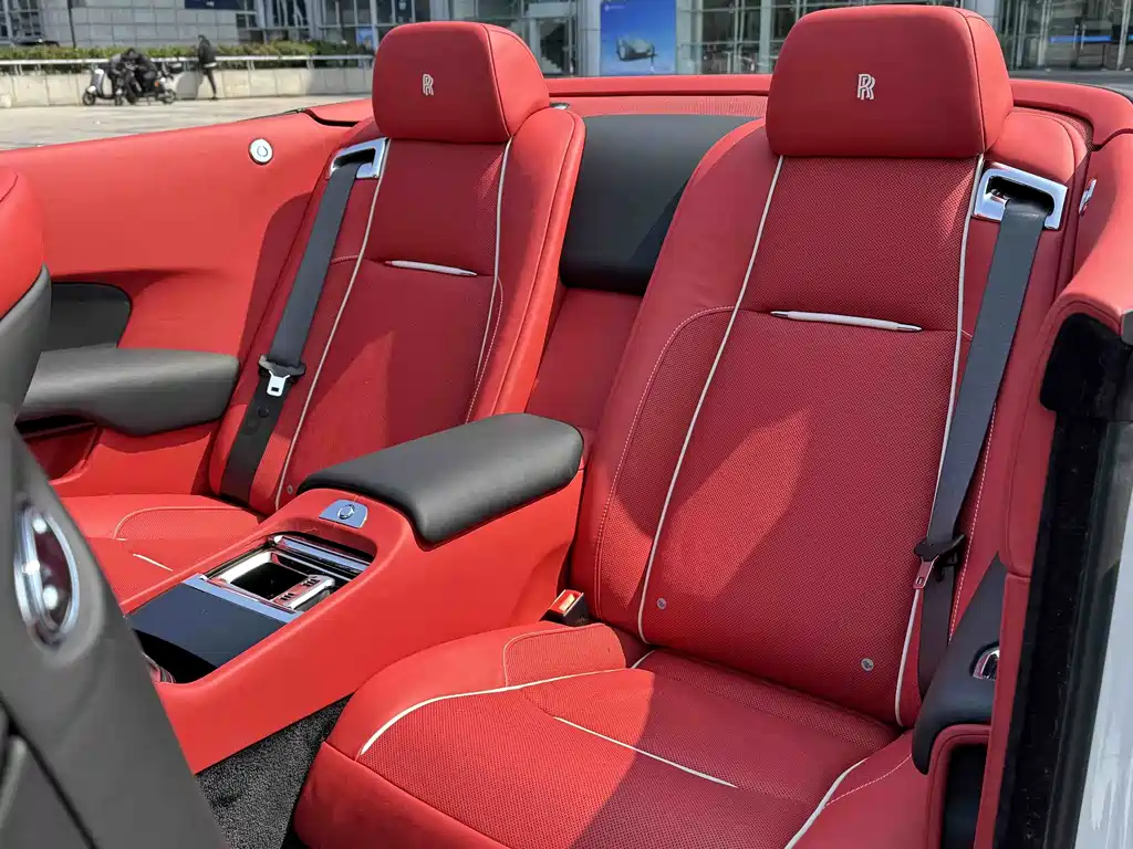 Rolls-Royce Dawn — миниатюра 10
