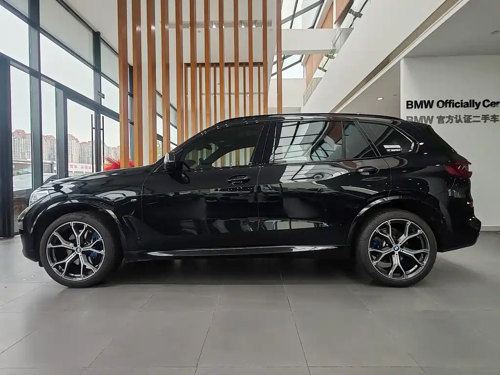 BMW X5 2022 xDrive 40Li M Sport