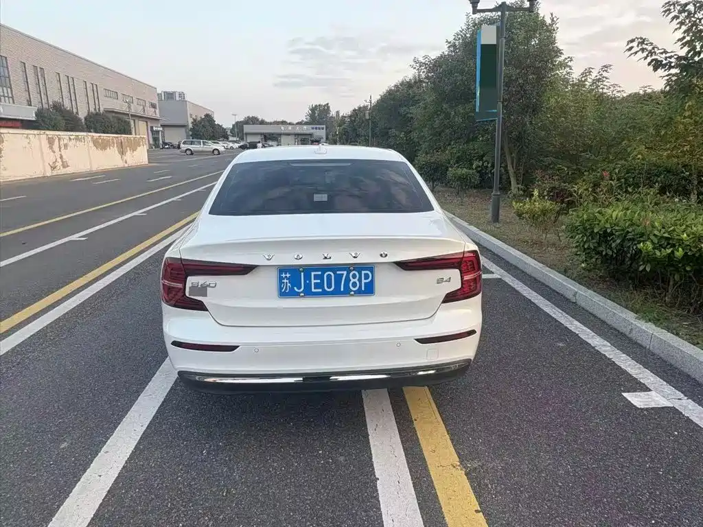 Volvo S60 — миниатюра 8