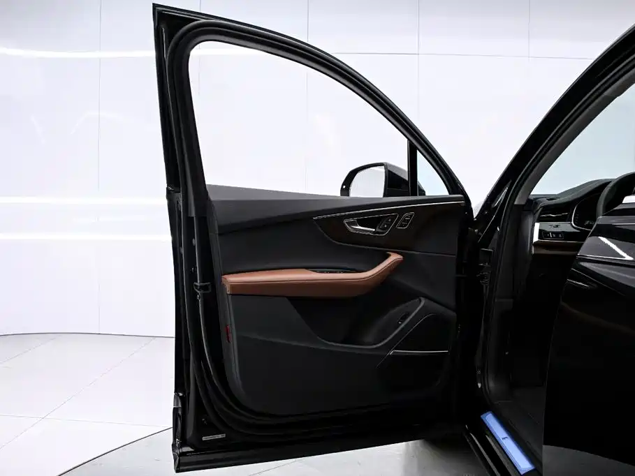 Audi Q7 — миниатюра 12