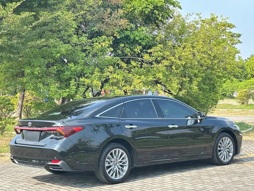 Toyota Avalon — миниатюра 9